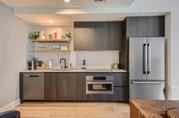 2BD Condo-Rainey St-Best views-RT Pool
