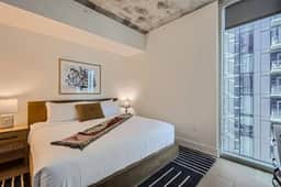 2BR + Luxury +Views +Rooftop pool in Austin