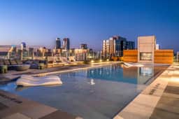 2BR Lux Highrise + Austin + Vibrant Rainey St - Image 2