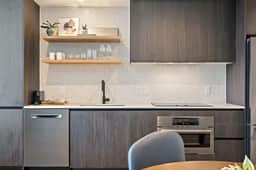 2BR Lux Highrise + Austin + Vibrant Rainey St