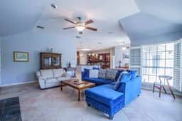 3BR home w/ private pool + 3 mins 2 Riverplace