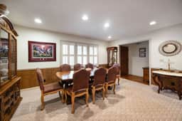 5BR home near University w/ Big Yard & Pool Table