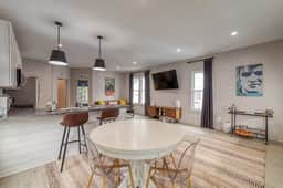 823 Sylvan