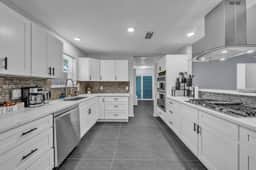 Epicenter Stay | 3BR Near Epic Waters & Topgolf