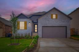 Luxury 4BR home 4 min drive to Texas A&M w/ deck