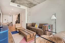 Modern Downtown Condo*Rooftop pool*Top Amenities