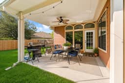 Pine & Porch Hideaway| Forest Views, Gazebo Lounge
