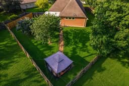 Pine & Porch Hideaway| Forest Views, Gazebo Lounge