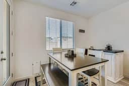 Vino Merlot Escape + Modern home w/ mtn views