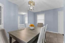 Willow Haven 2BR Cozy Retreat, Close to Hartford