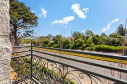 Wine Country Escape • Boutique Hotel, 1BR Queen - Image 2