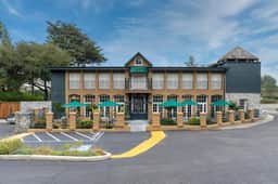 Wine Country Escape • Boutique Hotel, 1BR Queen