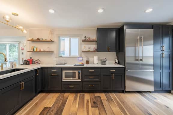 4BR Spacious home | EV charger | Near Green Lake