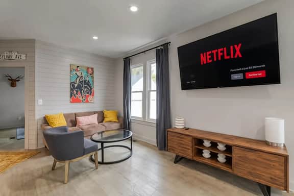 823 Sylvan - Image 2