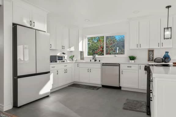 Bayview Bliss | Panoramic Views | In-Law Suite