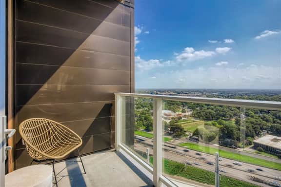 Brand New Rainey Street Condo w/ City and Lake View