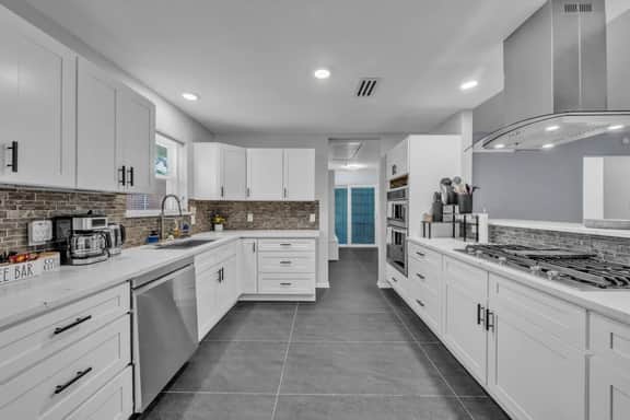Epicenter Stay | 3BR Near Epic Waters & Topgolf