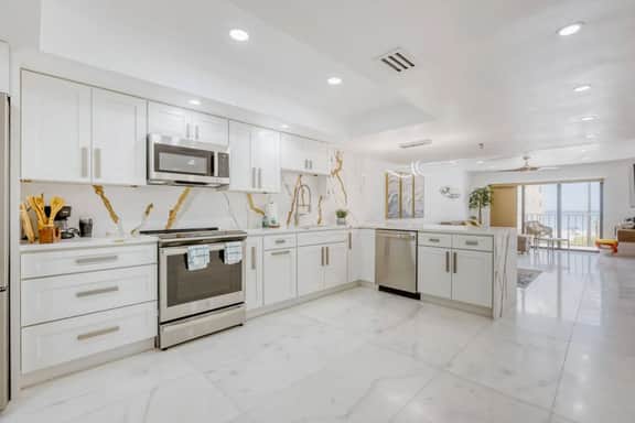 Oceanview Oasis w/ Balcony | Steps to the Sand