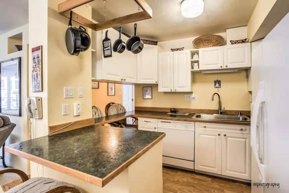 ON THE STRIP! | Classic Comfort - 2 Bedroom Condo