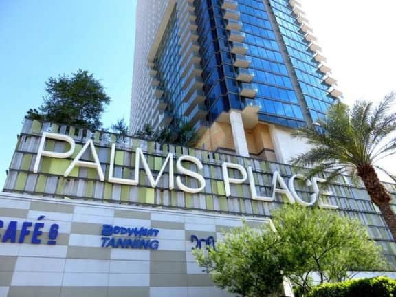 Palms Place Condo w/ Pool, Gym & Strip Views - Image 2