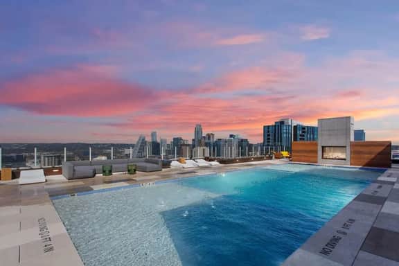 Rainey St -Luxury 1BR - Top Amenities -RT Pool -17