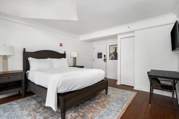 Sonoma Stonehouse Luxury Room in Boutique Hotel - Image 2