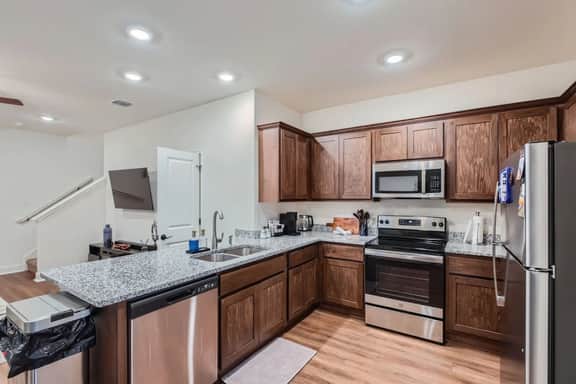 The Comfort Cove + 3BR Duplex +Near Lackland