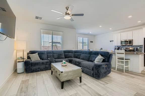 Vino Merlot Escape + Modern home w/ mtn views