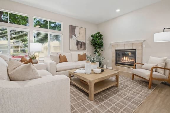 3BR Designer Retreat near UC Davis w/ Fireplace