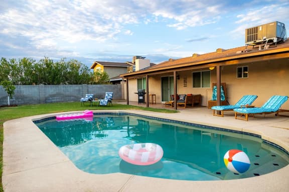 Arizona Daydream, getaway w/ pool & home theater - Image 1