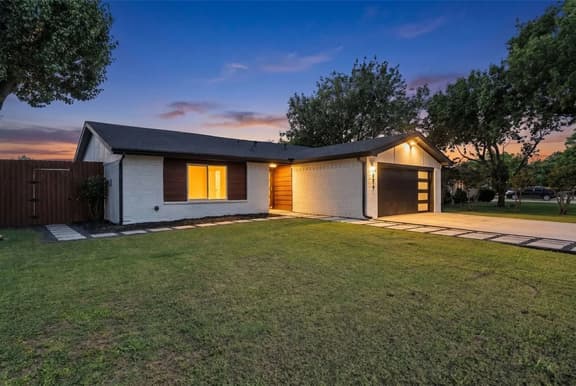Epicenter Stay | 3BR Near Epic Waters & Topgolf - Image 1