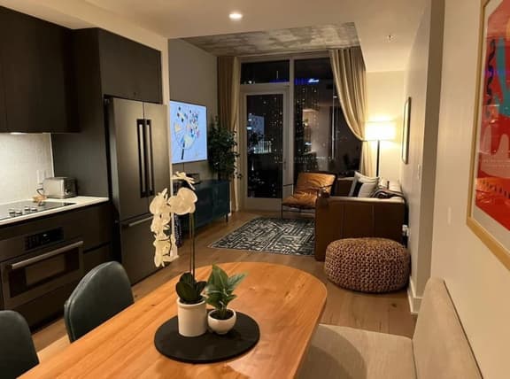 Rainey St -Luxury 1BR - Top Amenities -RT Pool -17