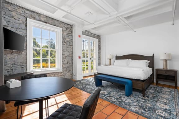 Sonoma Stonehouse, King Room w/ Private Patio - Image 1